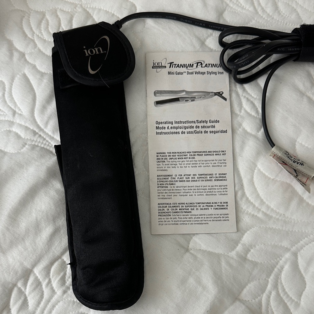 Titanium Platinum Mini Gator Dual Voltage Styling Iron - Black